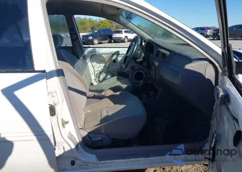 2002 Ford Escort Fleet z USA, uszkodzony, nr VIN 3FAFP13P52R189595